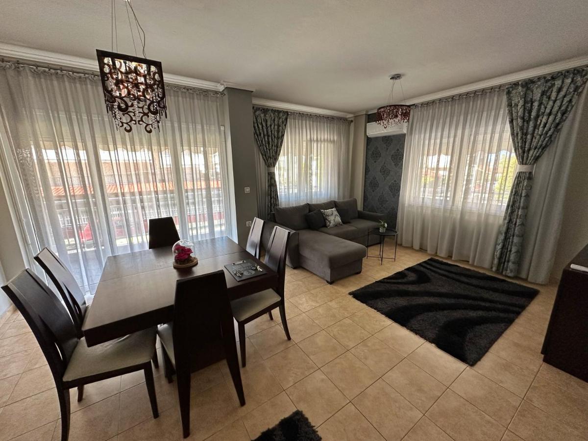 Eden Suite Paralia Luaran gambar