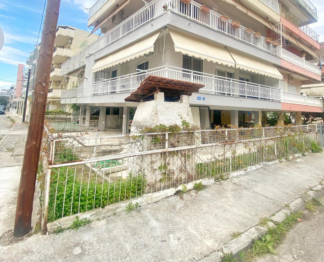Eden Suite Paralia Luaran gambar