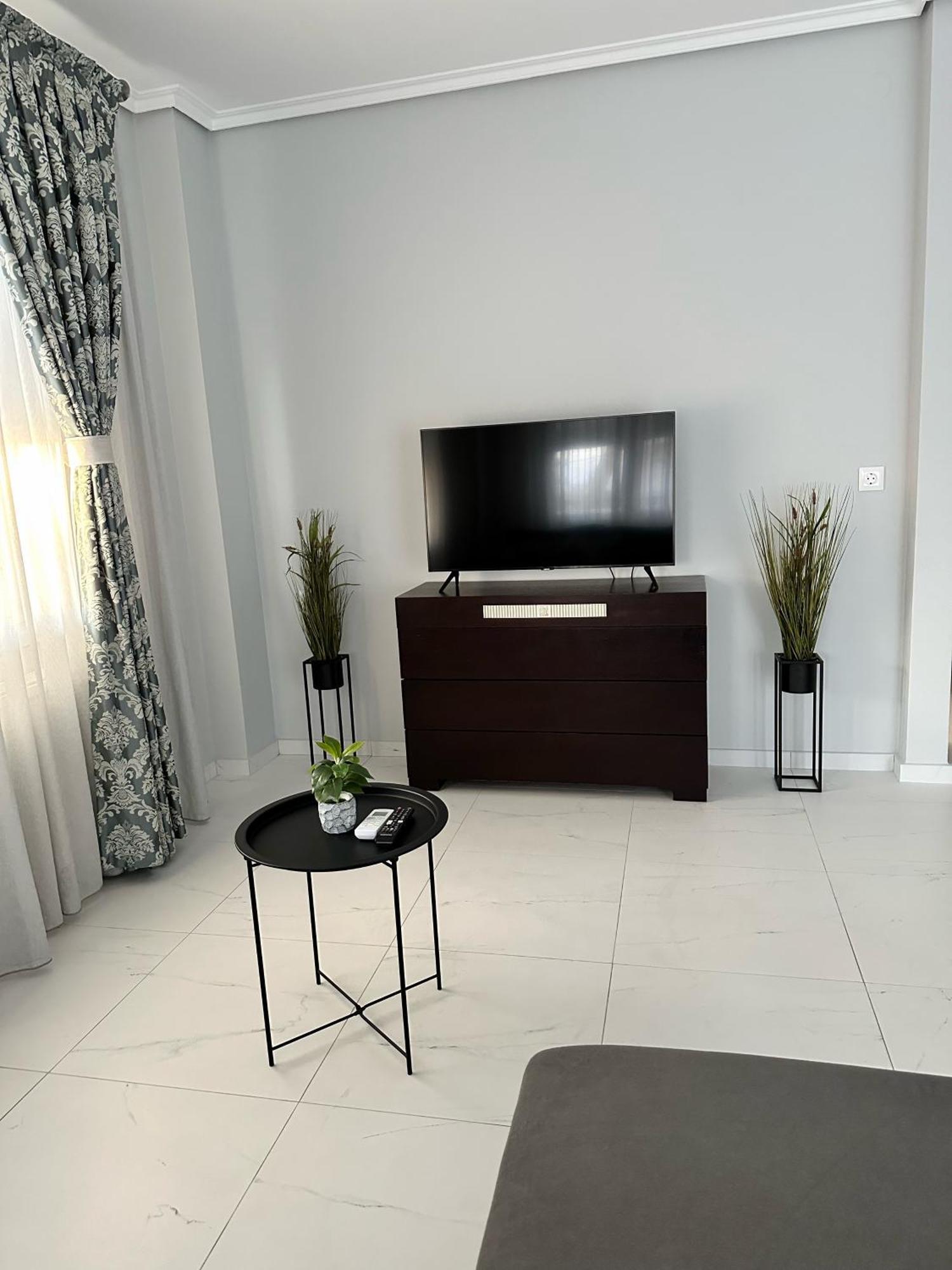 Eden Suite Paralia Luaran gambar