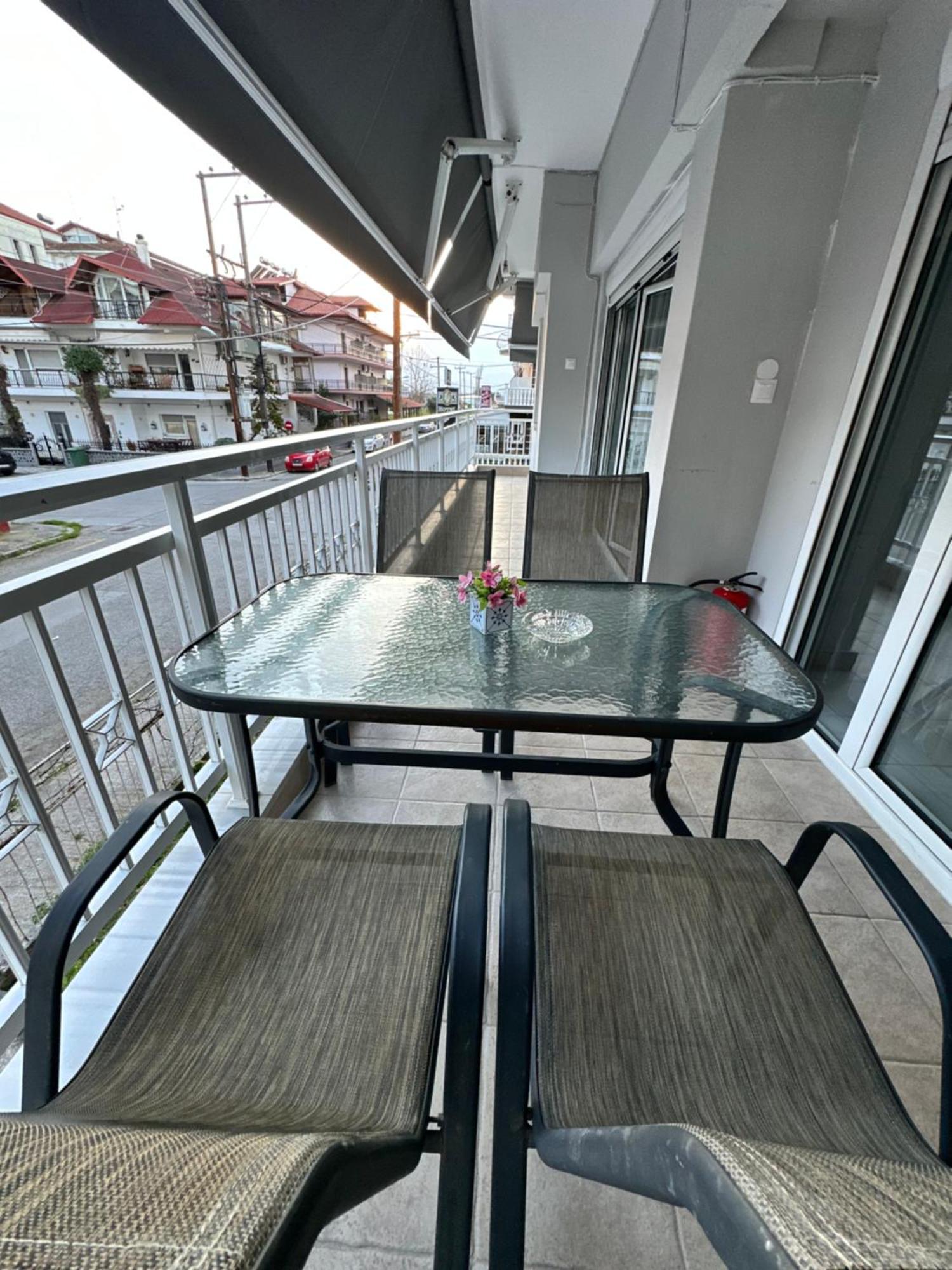 Eden Suite Paralia Luaran gambar