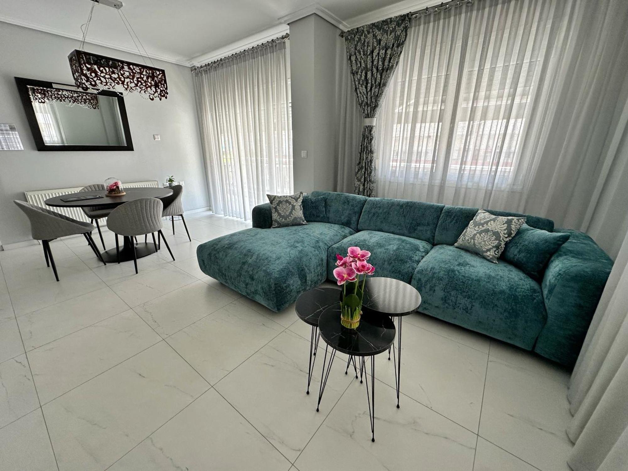 Eden Suite Paralia Luaran gambar