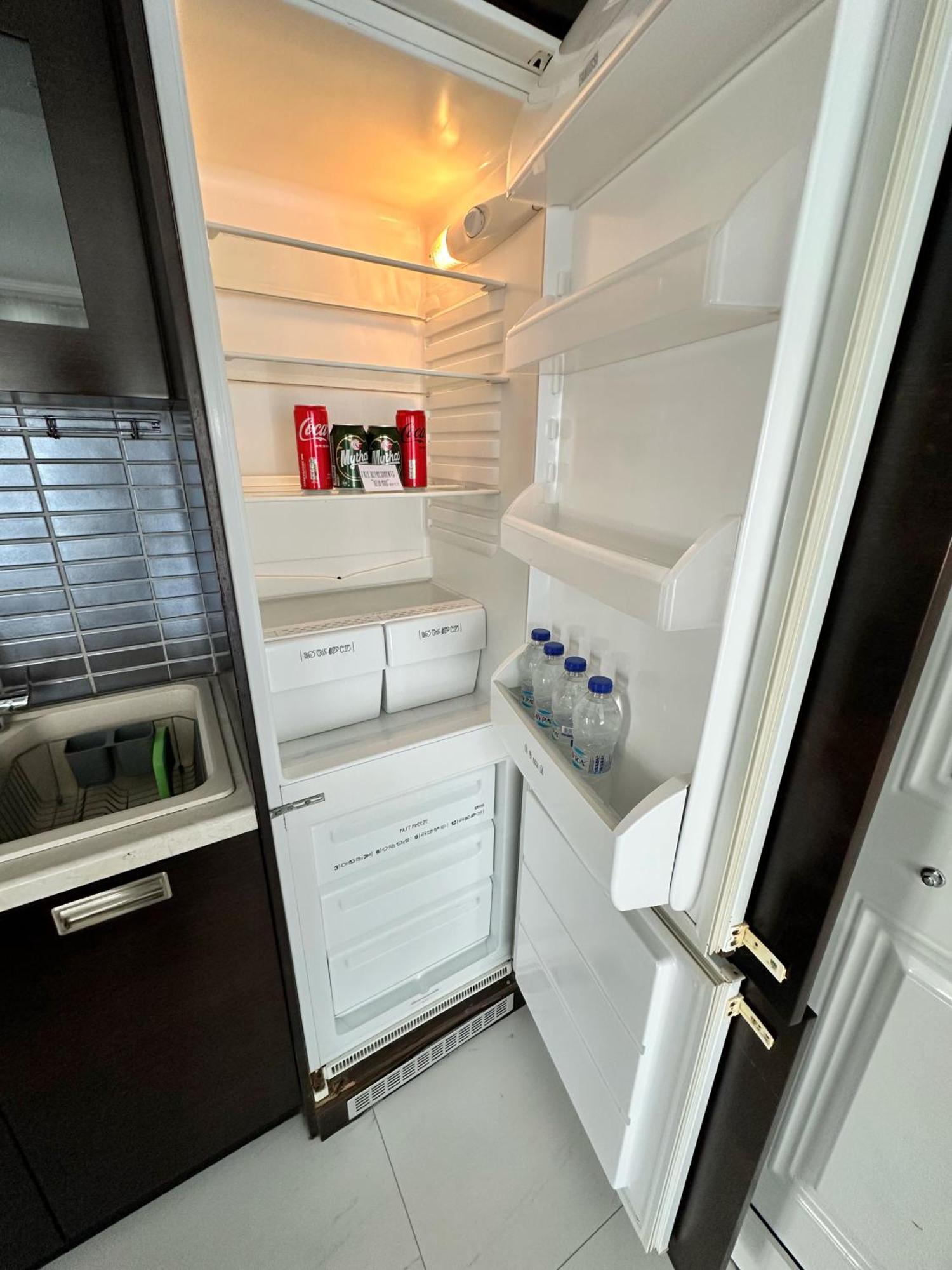 Eden Suite Paralia Luaran gambar