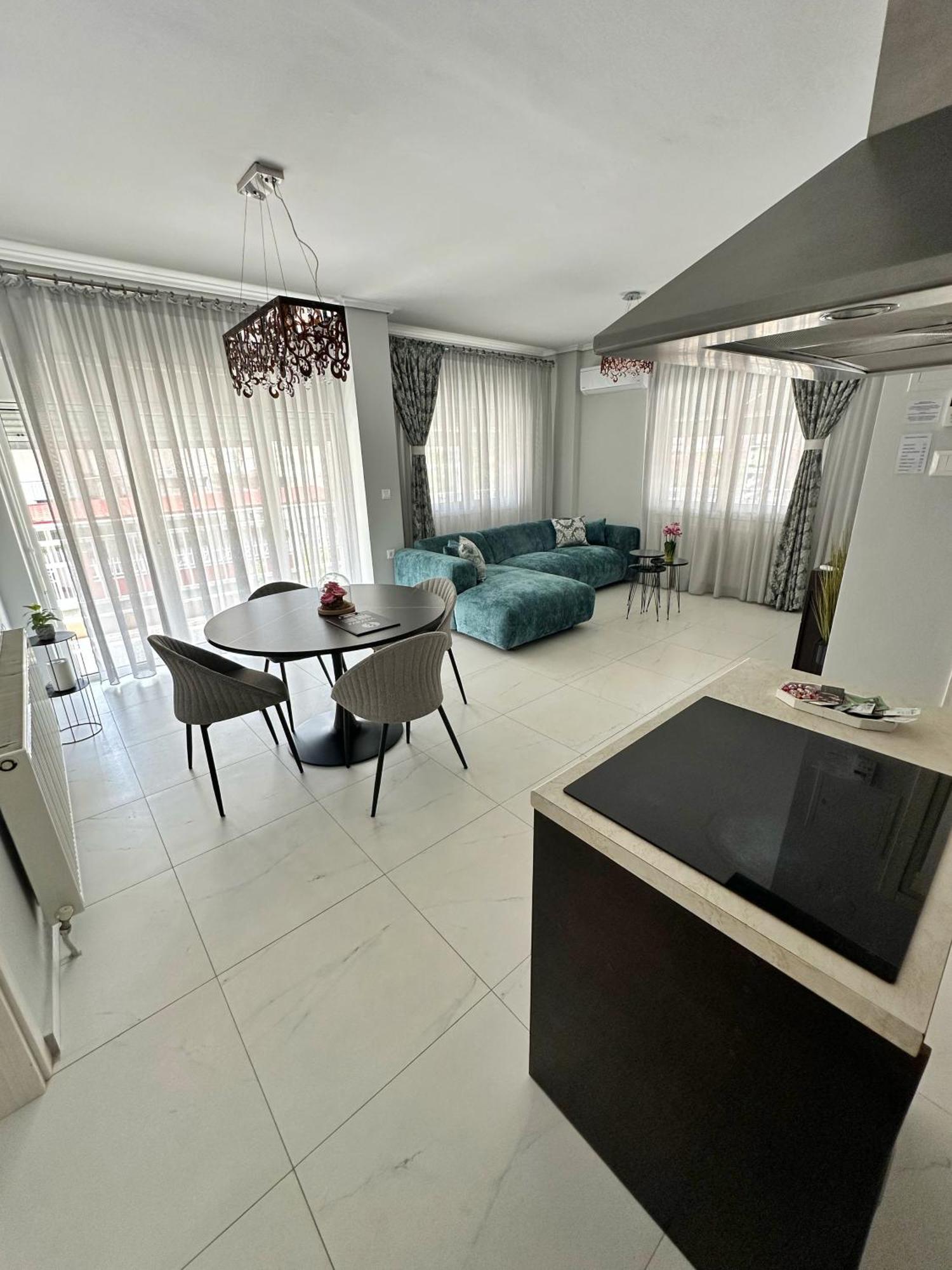 Eden Suite Paralia Luaran gambar